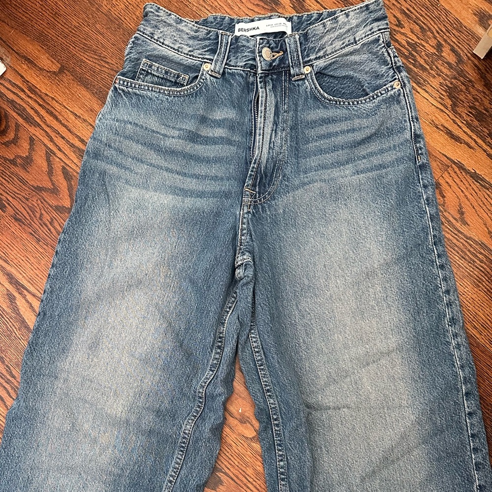 Bershka Relaxed Fit Blue Jeans